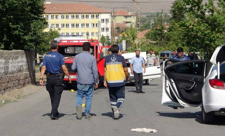Kayseri'de husumetli iki grup birbirine girdi: 1'i silahla, 4 yaralı